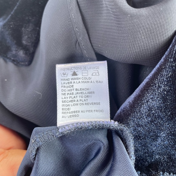 Gentle Fawn Velvet V neck sheer - Picture 6 of 6